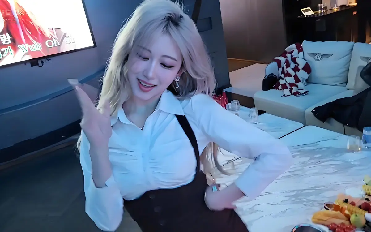 如何用优雅的语言赞美女生推荐的歌曲