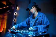 歌曲下载-清澈见底的音符世界